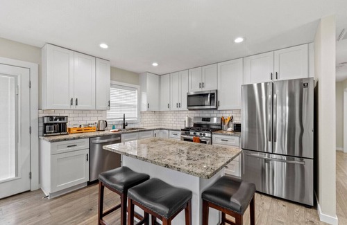 Ozark Casa | Minutes from Ozark's favorites