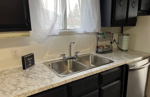 East Central Saskatchewan Casa | Minutes from Paradise