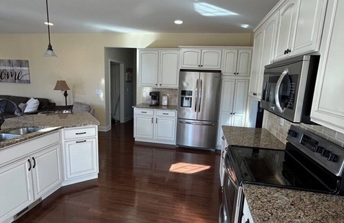 Saratoga Springs Casa | Minutes from Saratoga Race Track! 5 bedroom home with resort style backyard