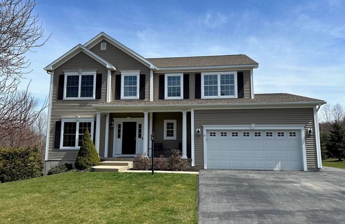 Saratoga Springs Casa | Minutes from Saratoga Race Track! 5 bedroom home with resort style backyard