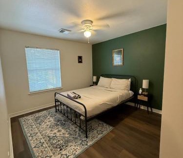 San Antonio Casa | Minutes from Sea World and Fiesta Texas