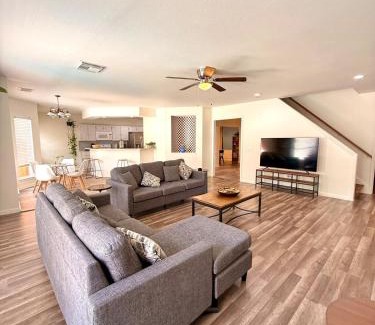 San Antonio Casa | Minutes from Sea World and Fiesta Texas