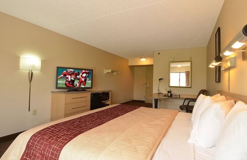North San Antonio - SAT Hotel | Minutes from The Alamo | Budget-friendly Stay | Pets are Allowed