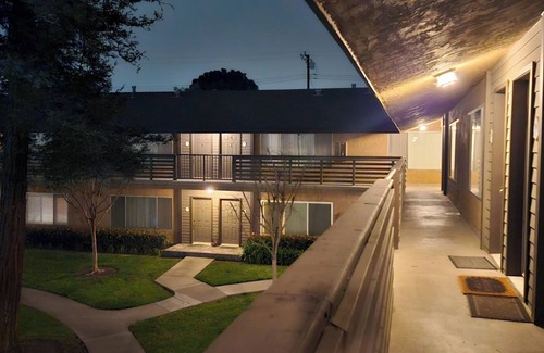 La Habra Condominio | Minutes from the Happiest place on earth. A private getaway. Entire place.