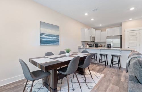 Pine Forest Casa | Minutes from white sand and blue seas! 3BR/2.5BA