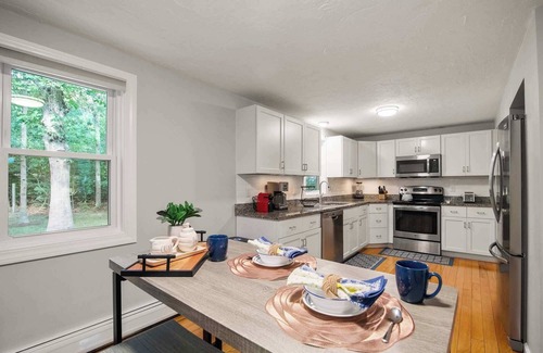 Centerville Casa | Minutes to Beach, Expansive backyard!