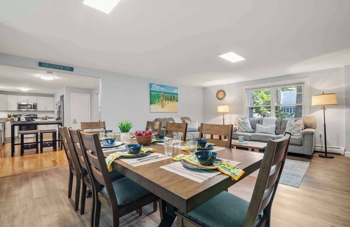 Centerville Casa | Minutes to Beach, Expansive backyard!