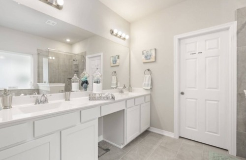 Shoreacres Casa | Minutes to beach, stainless appliances, plenty of space inside and out