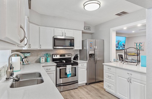 South Pinellas Community Council Casa | Minutes to beach; arcade, multifamily, Outdoor oasis, sleeps 10