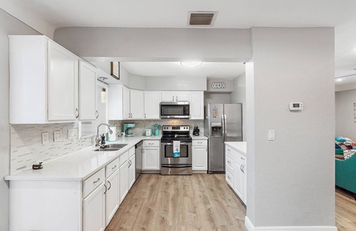South Pinellas Community Council Casa | Minutes to beach; arcade, multifamily, Outdoor oasis, sleeps 10