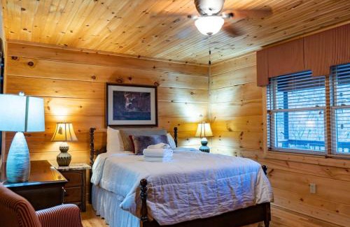 Boone Casa | Minutes to Boone, Blowing Rock, HotTub, Firepit
