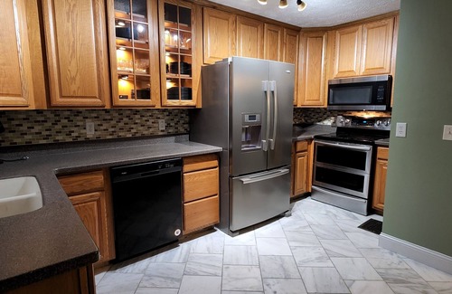 Sandusky Casa | Minutes to Cedar Point, newly remodeled 4 bedrooms.