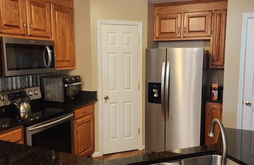 Williamsburg Casa | Minutes to Colonial Williamsburg, William & Mary, Busch Gardens, Pet Friendly!
