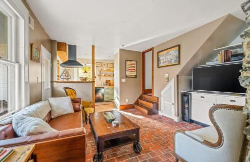 Bolivar Casa | Minutes to Downtown Harpers Ferry Hot Tub