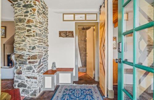 Bolivar Casa | Minutes to Downtown Harpers Ferry Hot Tub