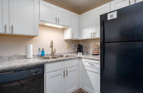 Hoover Apartamento | Minutes to Hoover Met Finley Gym Dog Park