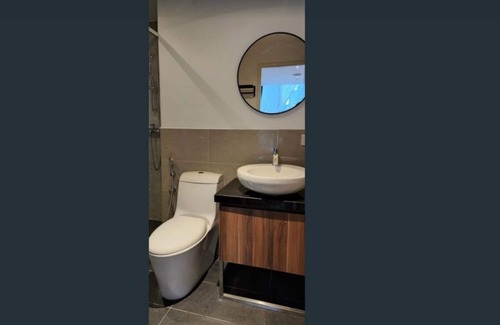 Taman Bukit Pantai Apartamento | minutes to Kerinchi Station! Contemporary Studio near Mid Valley
