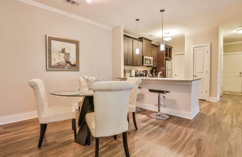 Town Center Apartamento | Minutos a KSU en el corazón del centro de la ciudad!