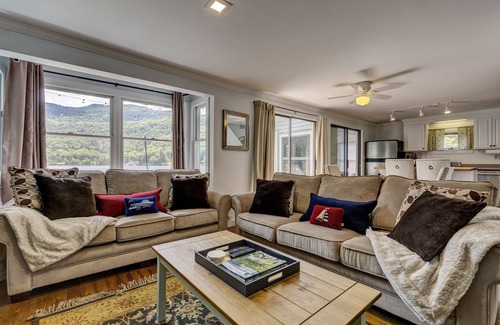 Newbury Casa | Mount Sunapee Ski House con hermosas vistas a la montaña y frente al mar directo