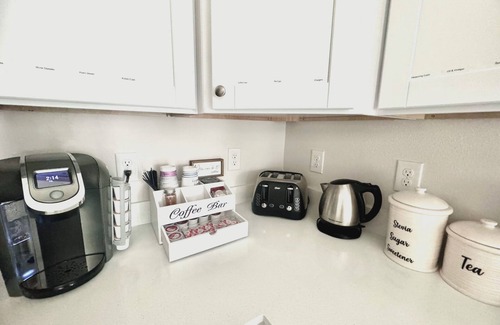 Gulf Breeze Casa | Minutes to the beaches of Pensacola & Navarre! New townhome is a perfect stay.