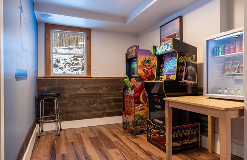 Bridgewater Corners Casa | Minutes to Skiing/Hot Tub/Arcades