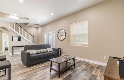 Bearss Plaza Casa | Minutes to USF and Advent Health