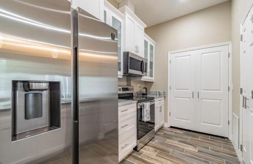 Bearss Plaza Casa | Minutes to USF and Advent Health