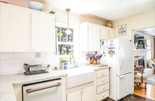 Sisters Cabaña | Minutes walk to Downtown, Whychus Creek—4-bedroom, cozy cottage/Private Sauna.