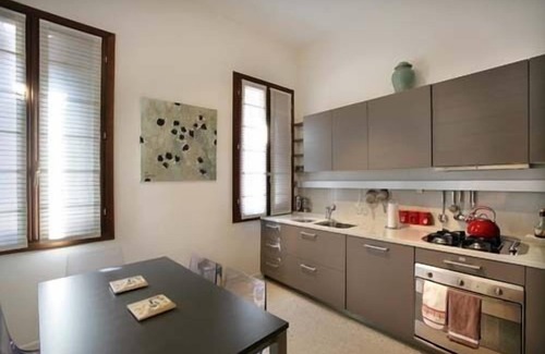 Cannaregio Apartamento | Miracoli: Pintoresco Venecia vistas al canal de 15 º siglo Balcón