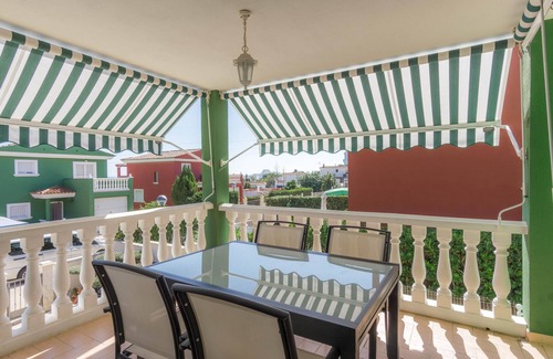 Peñíscola Chalet De Esquí | Grande Villa privada, 4 dormitorios , 3 baños, aire acondicionado , piscina, Wifi