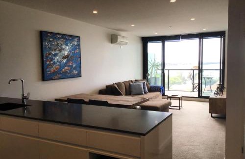Geelong Apartamento | MIRAMAR APARTMENTS 2 Bedroom Apartment with Bay Views on the Geelong Waterfront - 0504