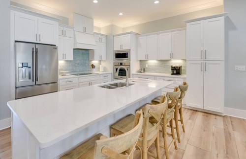 Avalon Beach Estates Casa | Miramar Beach Retreat w/ Pool Access & Fireplace!