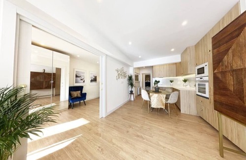 San Sebastián Apartamento | Miramar: Exclusive luxurious flat, parking, terrace, new!