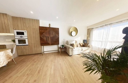 San Sebastián Apartamento | Miramar: Exclusive luxurious flat, parking, terrace, new!