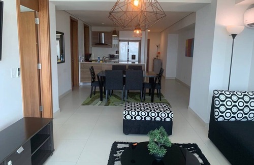 Costa del Este Apartamento | Miramar I Comfortable 1BDR with Park View