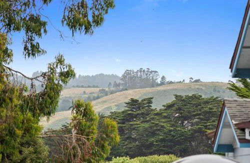 Half Moon Bay Casa | Miramar Penthouse Coastal Elegance in the Heart of Half Moon Bay