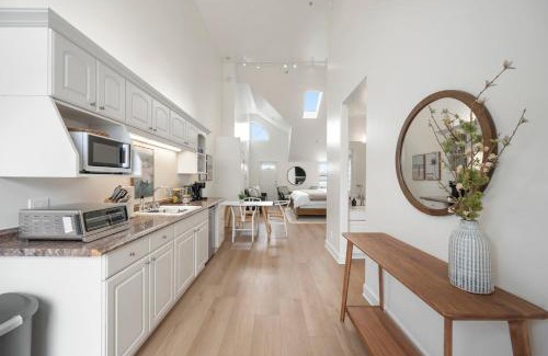 Half Moon Bay Casa | Miramar Penthouse Coastal Elegance in the Heart of Half Moon Bay