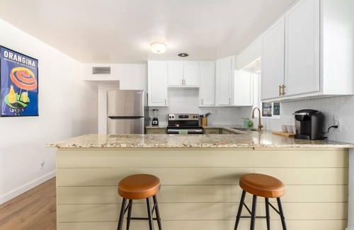 Midtown Casa | MIREY Midtown- 11 minutes to the U of A, 4 minutes to the TMC. Cozy stay!