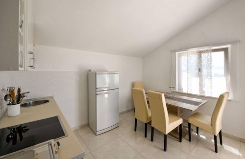 Seline Apartamento | Mirjana by Interhome