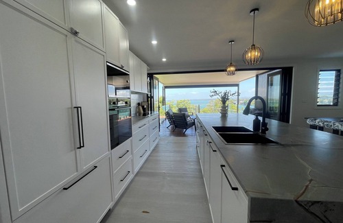 Mirrabooka Casa | Mirrabooka Magic - Luxury By The Lake