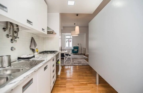 Encarnacao Apartamento | Misha s Place at Bairro Alto