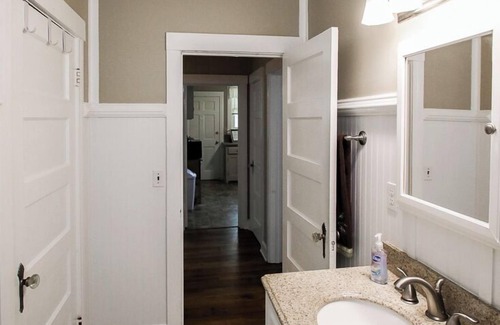 Richmond Hill Casa | Miss Audrey, Cozy Historic Cottage*Mins to I-95
