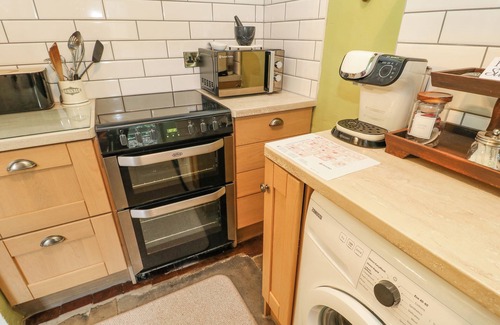 Hawes Cabaña | MISS BURROW'S HOUSE, pet friendly, character holiday cottage in Hawes