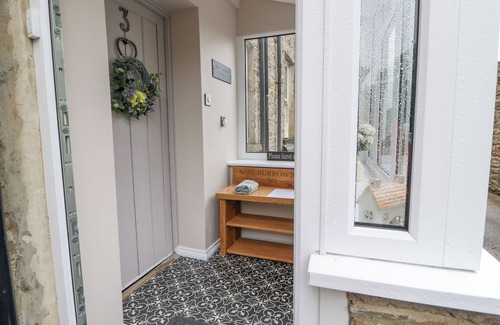 Hawes Cabaña | MISS BURROW'S HOUSE, pet friendly, character holiday cottage in Hawes