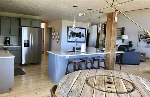 Lead Chalet De Esquí | Missing Link 4BR Chalet at Terry Peak with Jacuzzi Hot Tub - Sleeps 14