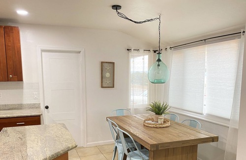 Crown Point Cabaña | Mission bay cottage on the water with views of Downtown San Diego