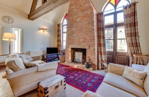 Docking Casa | Mission Hall