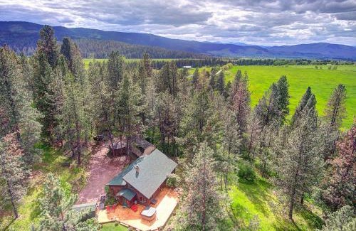 St. Ignatius Casa | Mission Mountain Getaway