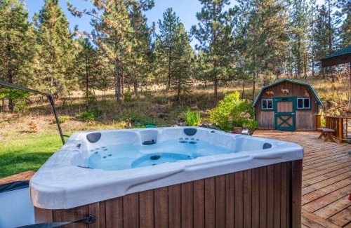 St. Ignatius Casa | Mission Mountain Getaway