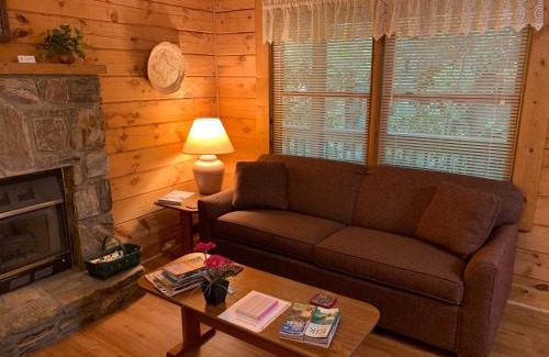 Sherwood Forest Casa | Misty Creek Log Cabins